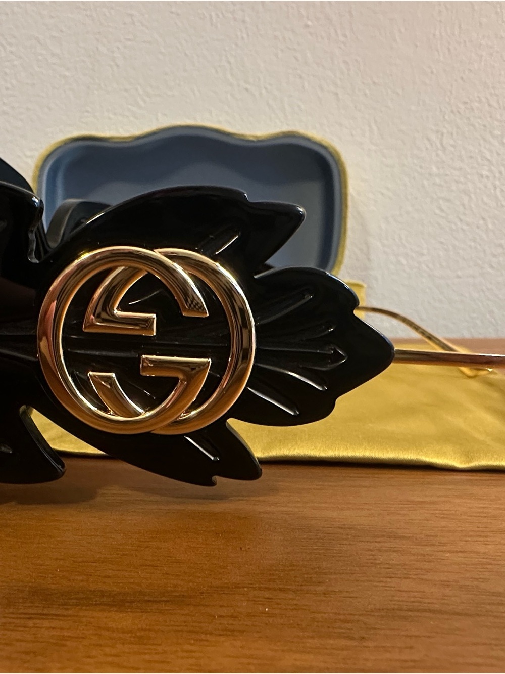 Gucci Black Oversized Square Frame Sunglasses - Picture 2 of 2